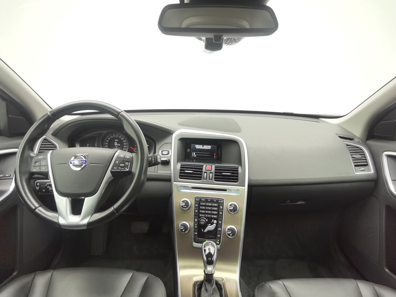 Used Volvo XC60 2015 2.0 AT