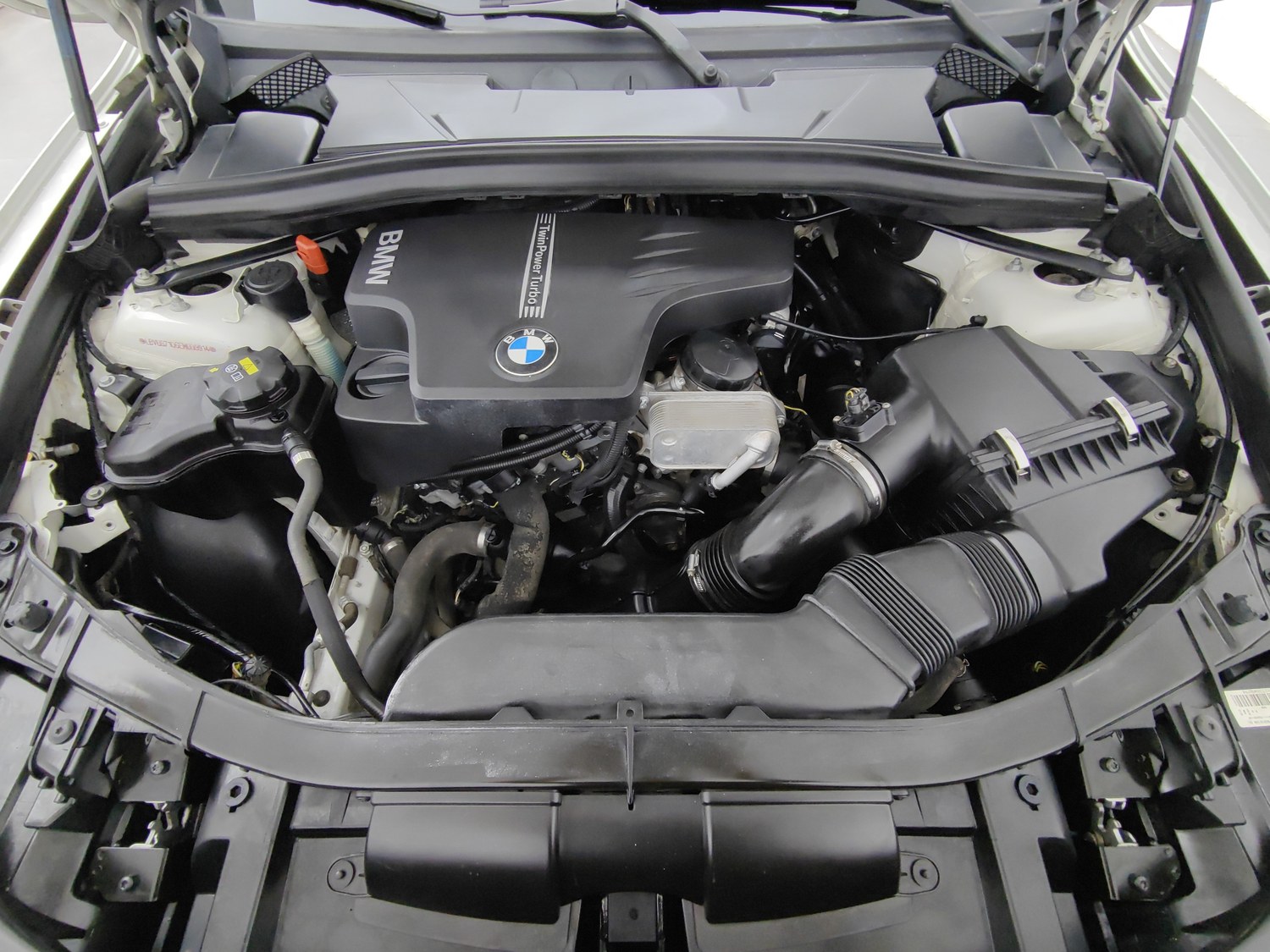 Used BMW X1 2014 2.0 AT