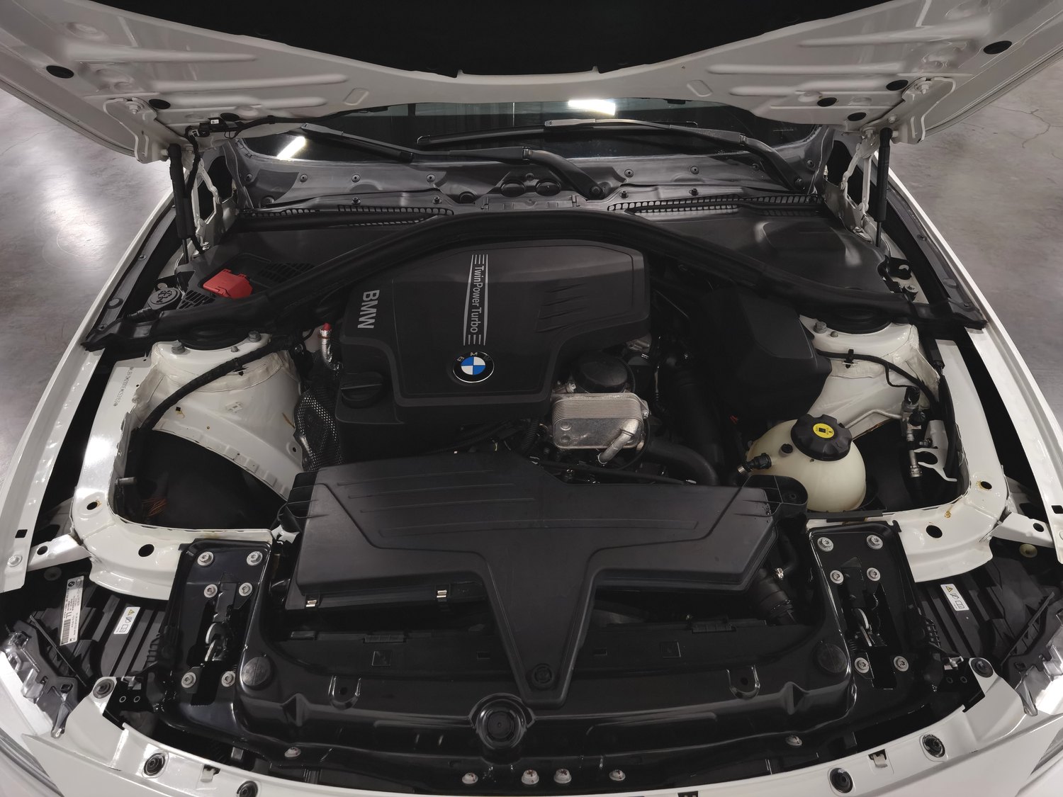 Used BMW 3 Series 2014 2.0 AT