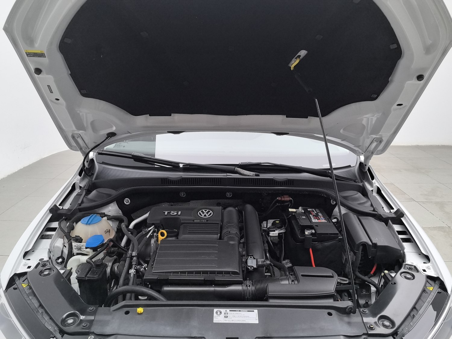 Used Volkswagen Sagitar 2018 1.4 AT