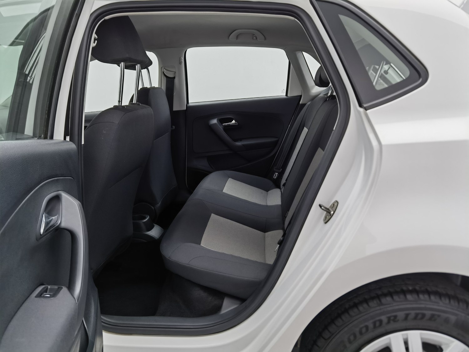 Used Volkswagen Polo 2018 1.5 AT