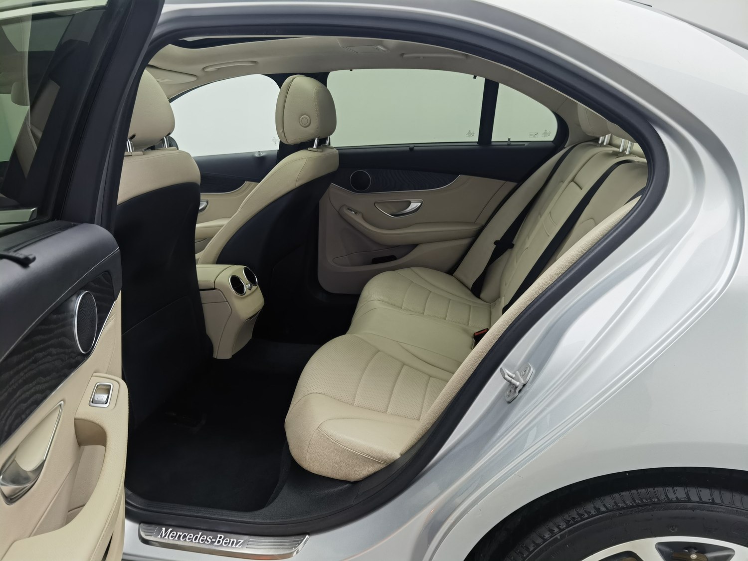Used Mercedes-Benz C-Class 2015 2.0 AT