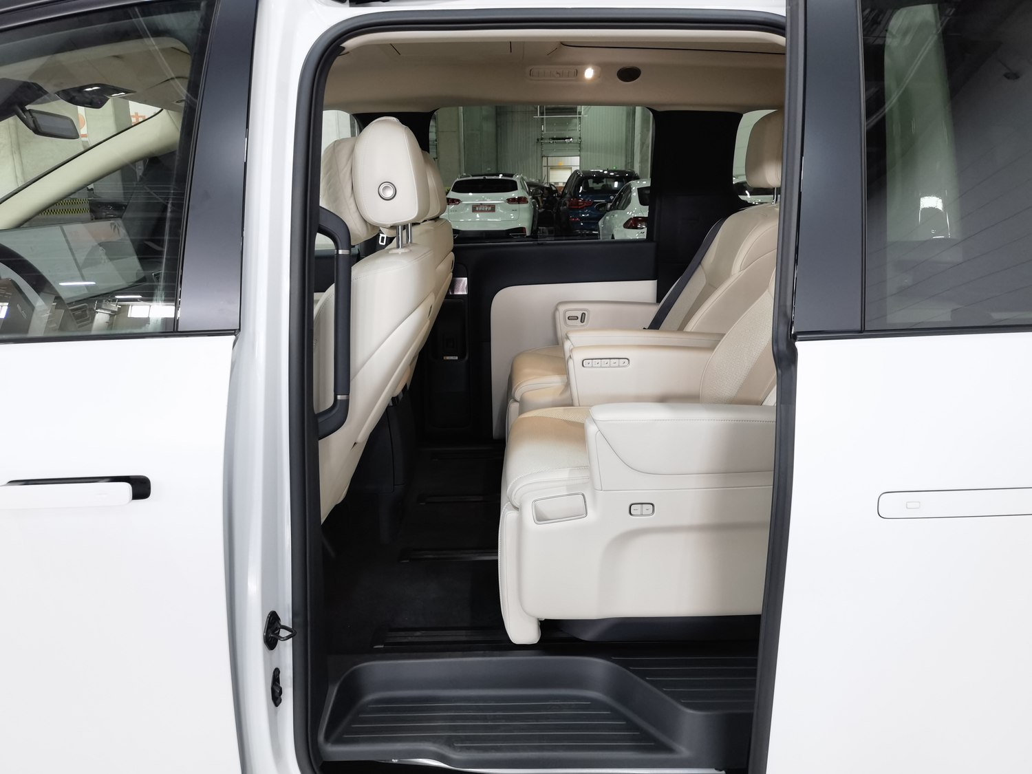 Used Li Auto MEGA 2025