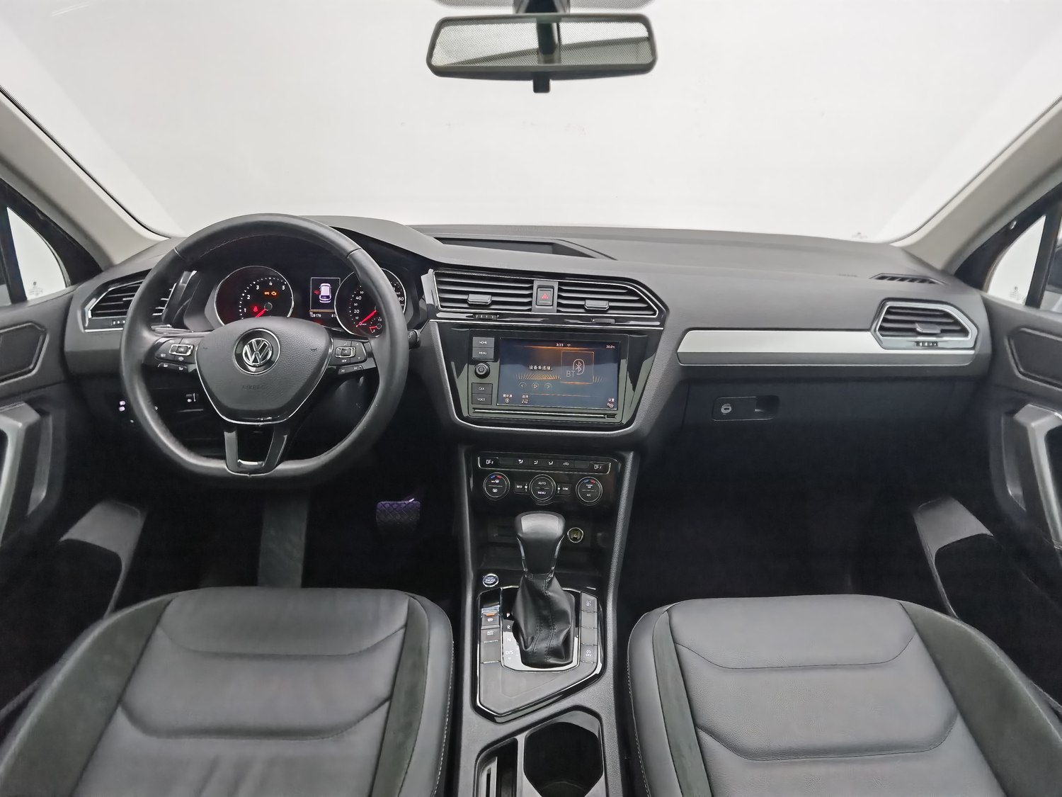 Used Volkswagen Tiguan L 2019 2.0 AT