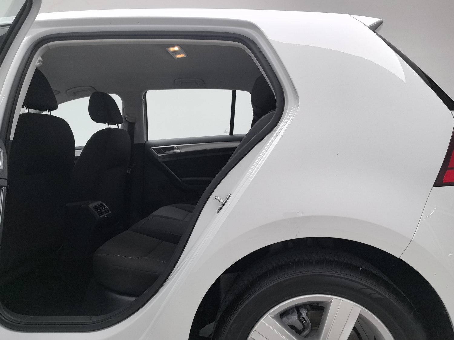 Used Volkswagen Golf 2018 1.6 MT