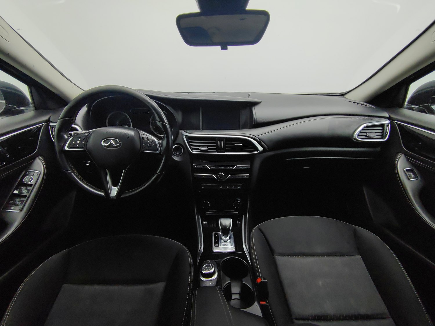 Used Infiniti QX30 2017 1.6 AT