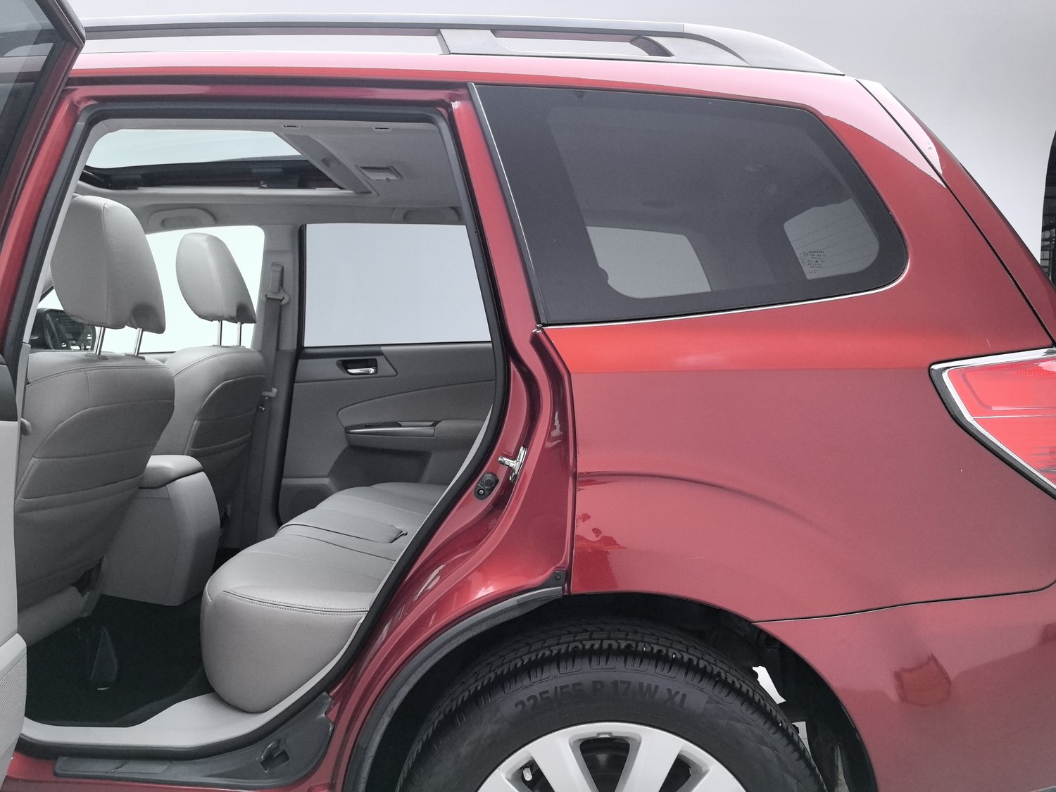 Used Subaru Forester 2011 2.5 AT