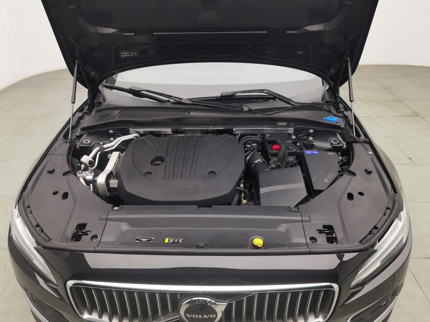 Used Volvo S90 2021 2.0 AT