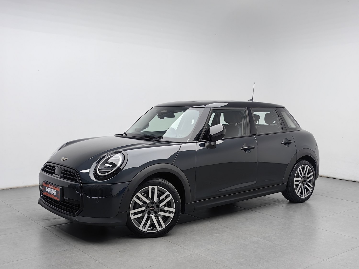 Used MINI MINI 2025 1.5 AT