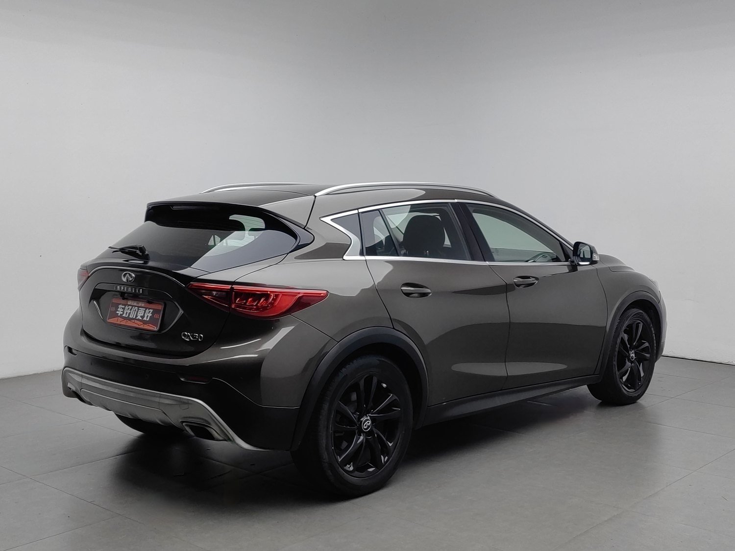 Used Infiniti QX30 2017 1.6 AT