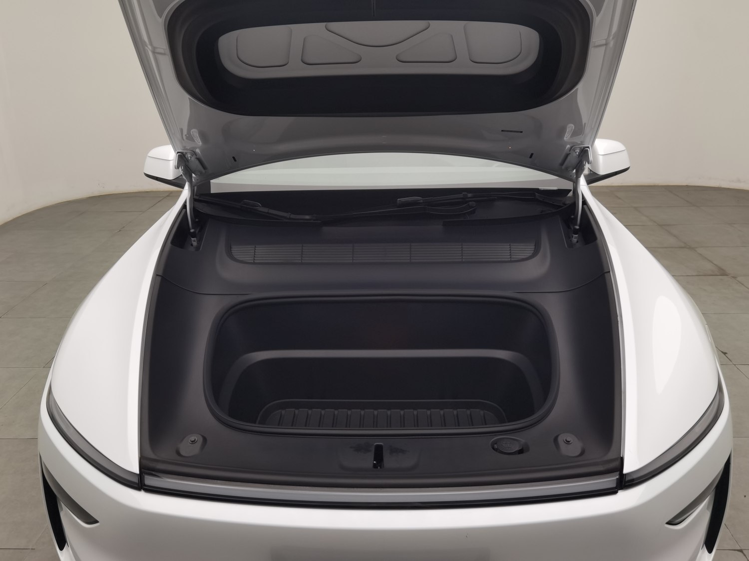 Used Tesla Model Y 2025
