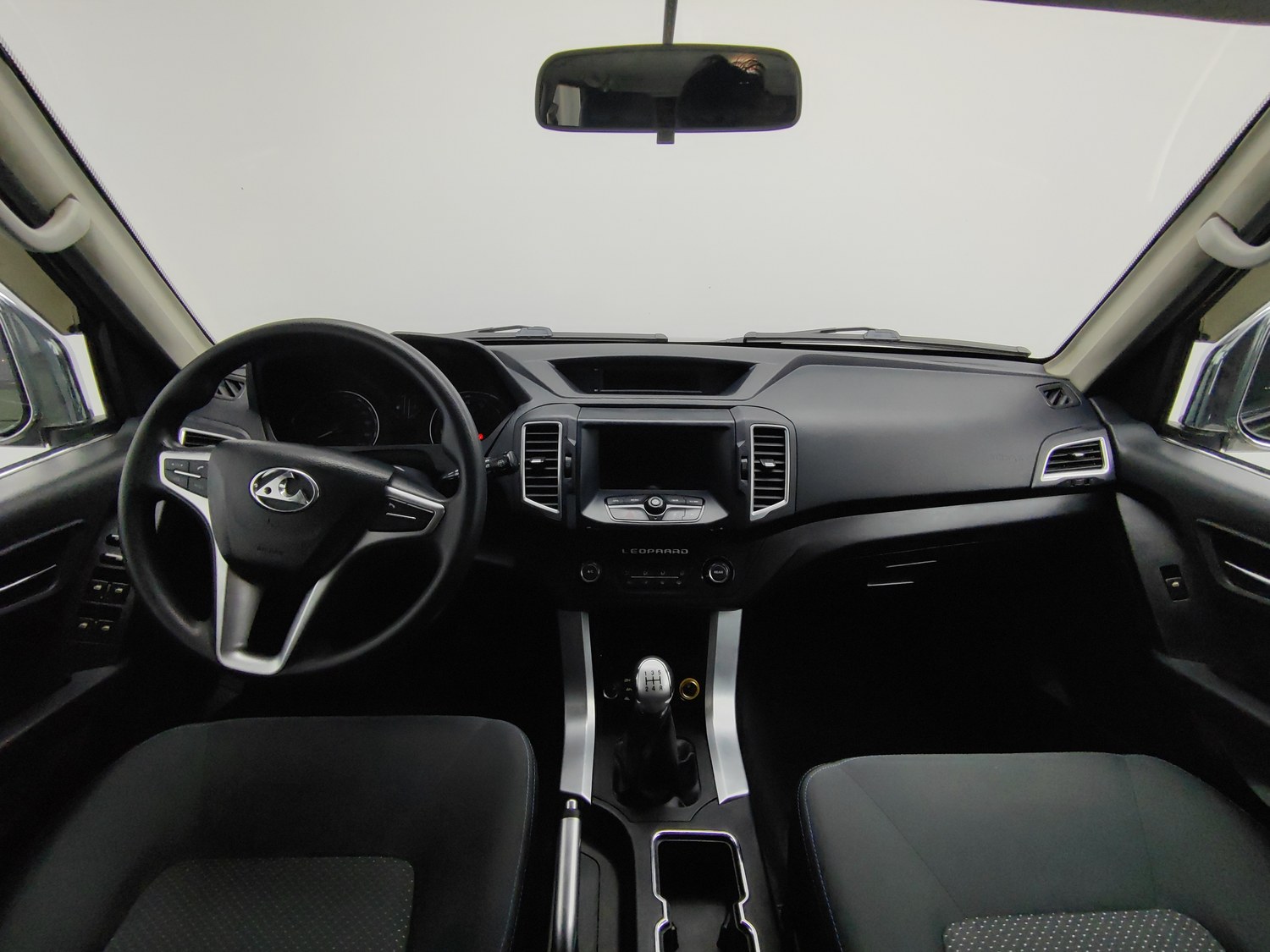 Used Leopaard Q6 2015 2.4 MT