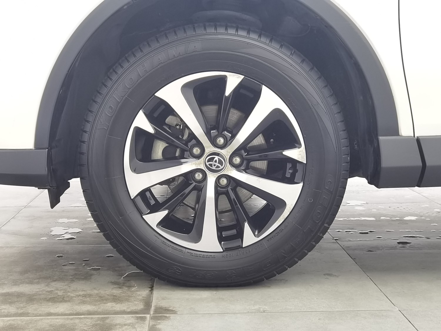 Used Toyota RAV4 2016 2.0 AT