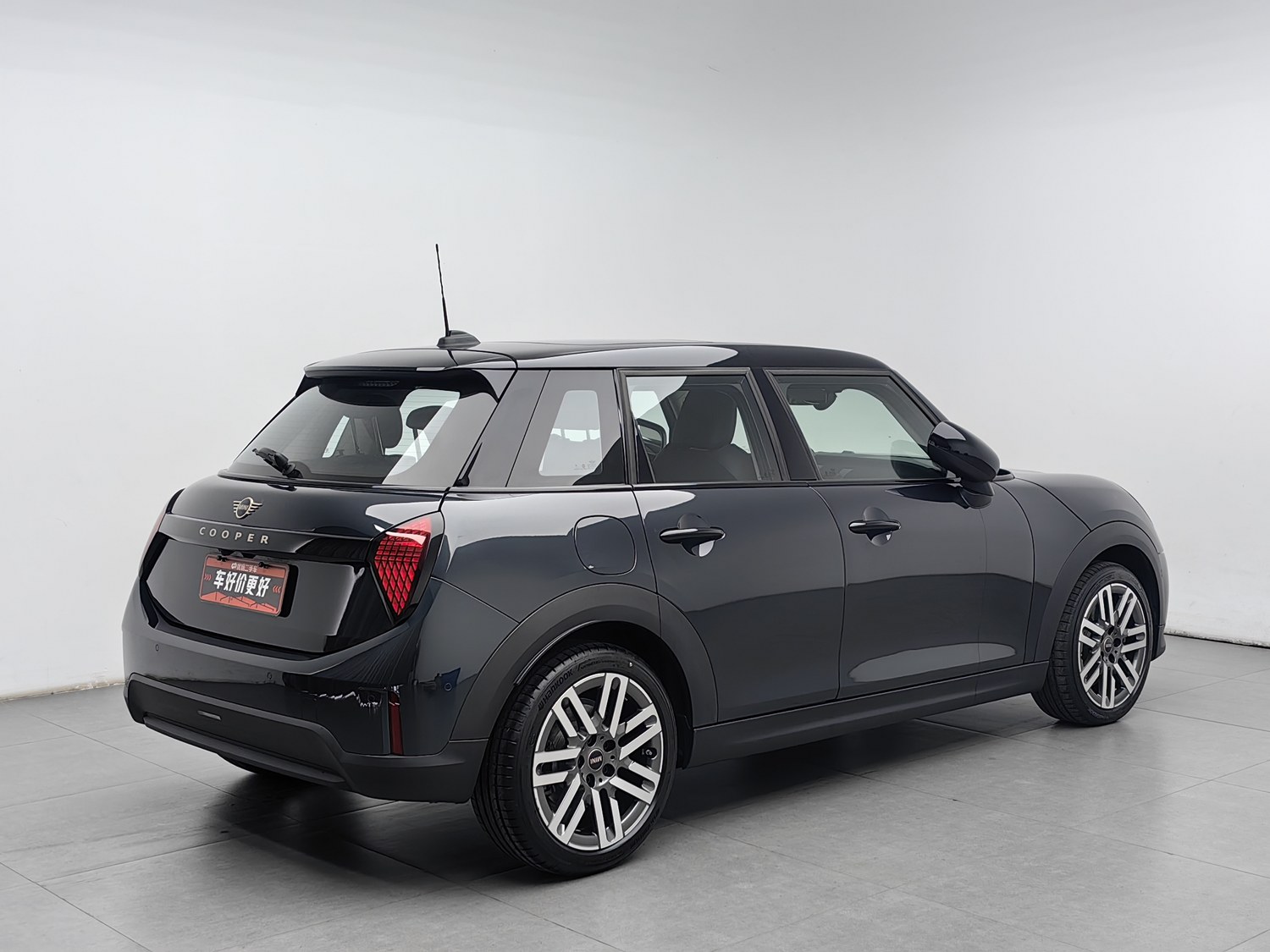Used MINI MINI 2025 1.5 AT