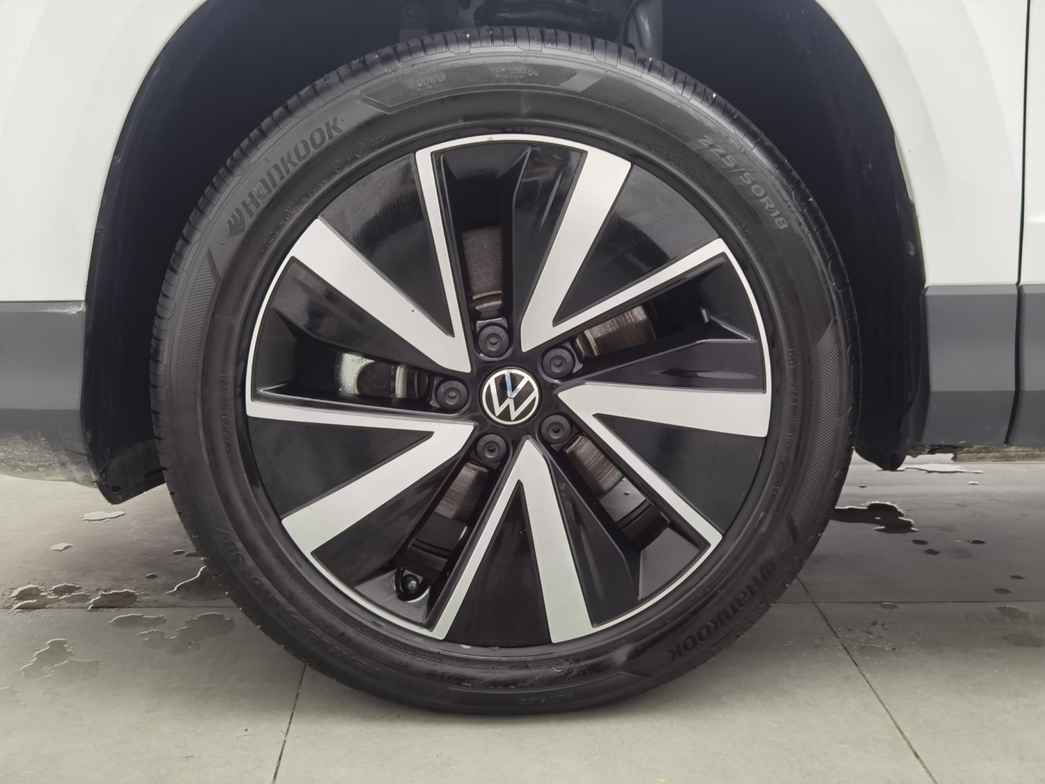 Used Volkswagen Tharu L 2024 1.5 AT