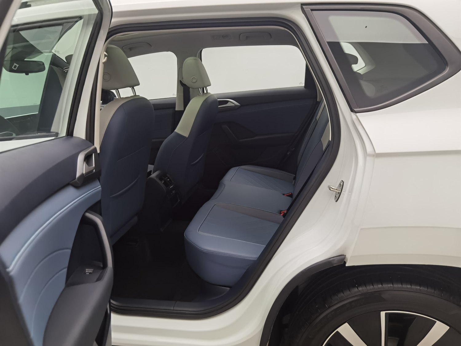 Used Volkswagen Tharu L 2024 1.5 AT