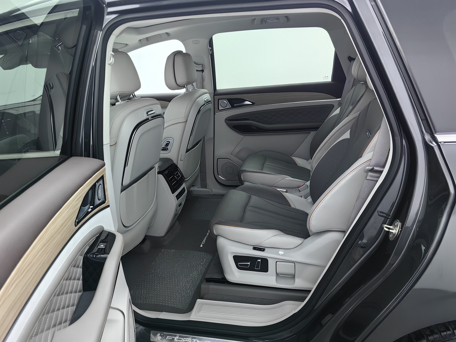 Used Dongfeng Forthing Yacht 2022 1.5 AT