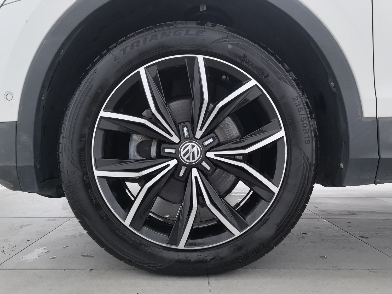 Used Volkswagen Tiguan L 2020 2.0 AT