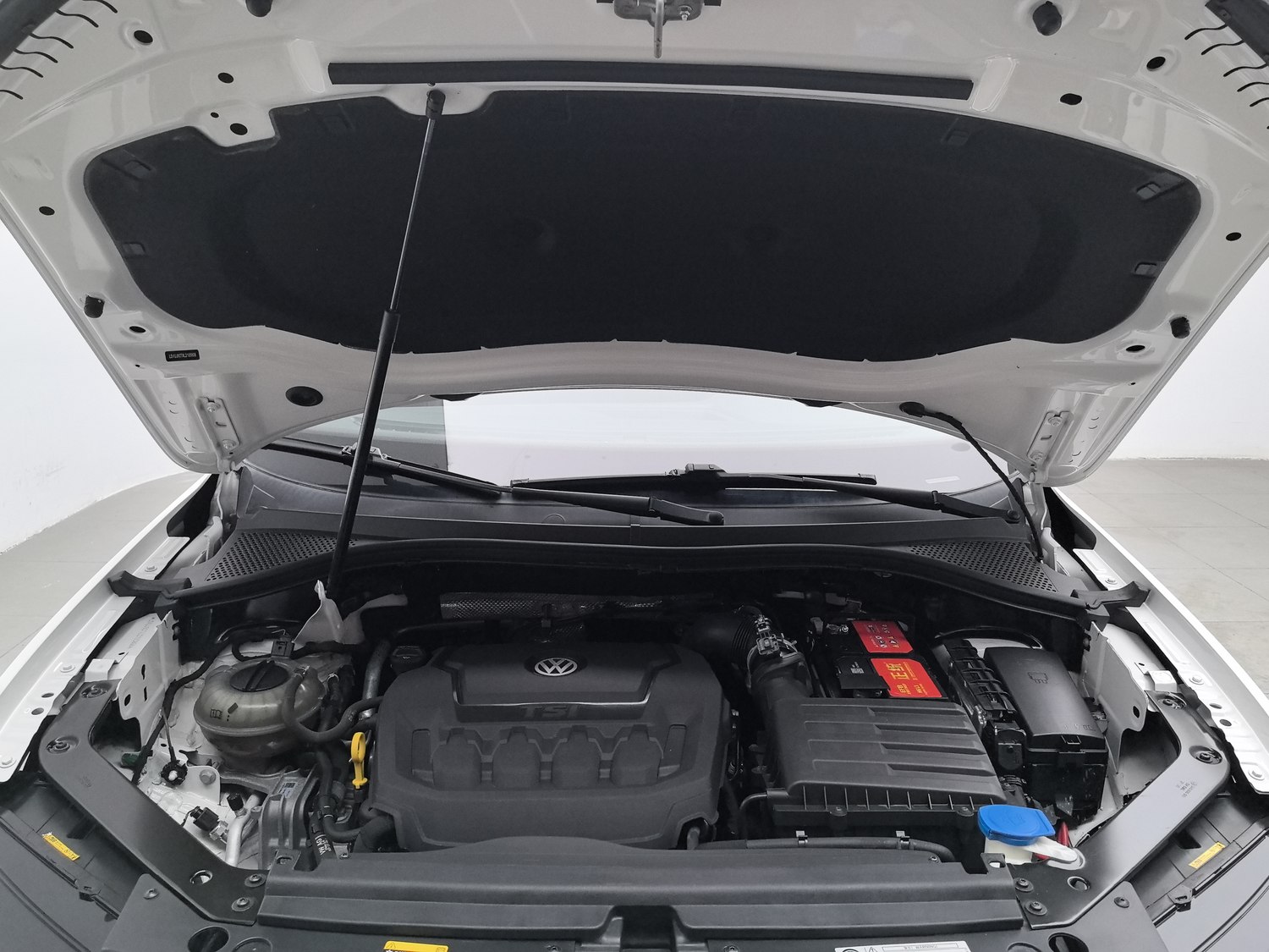 Used Volkswagen Tiguan L 2020 2.0 AT