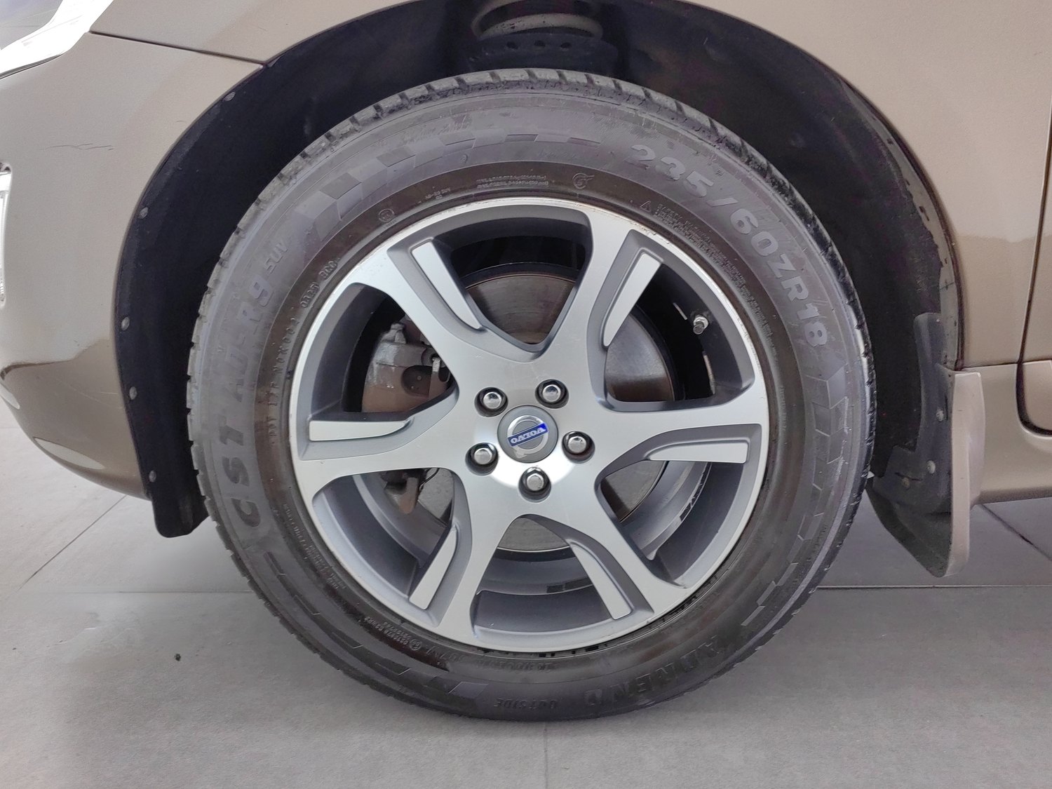 Used Volvo XC60 2015 2.0 AT
