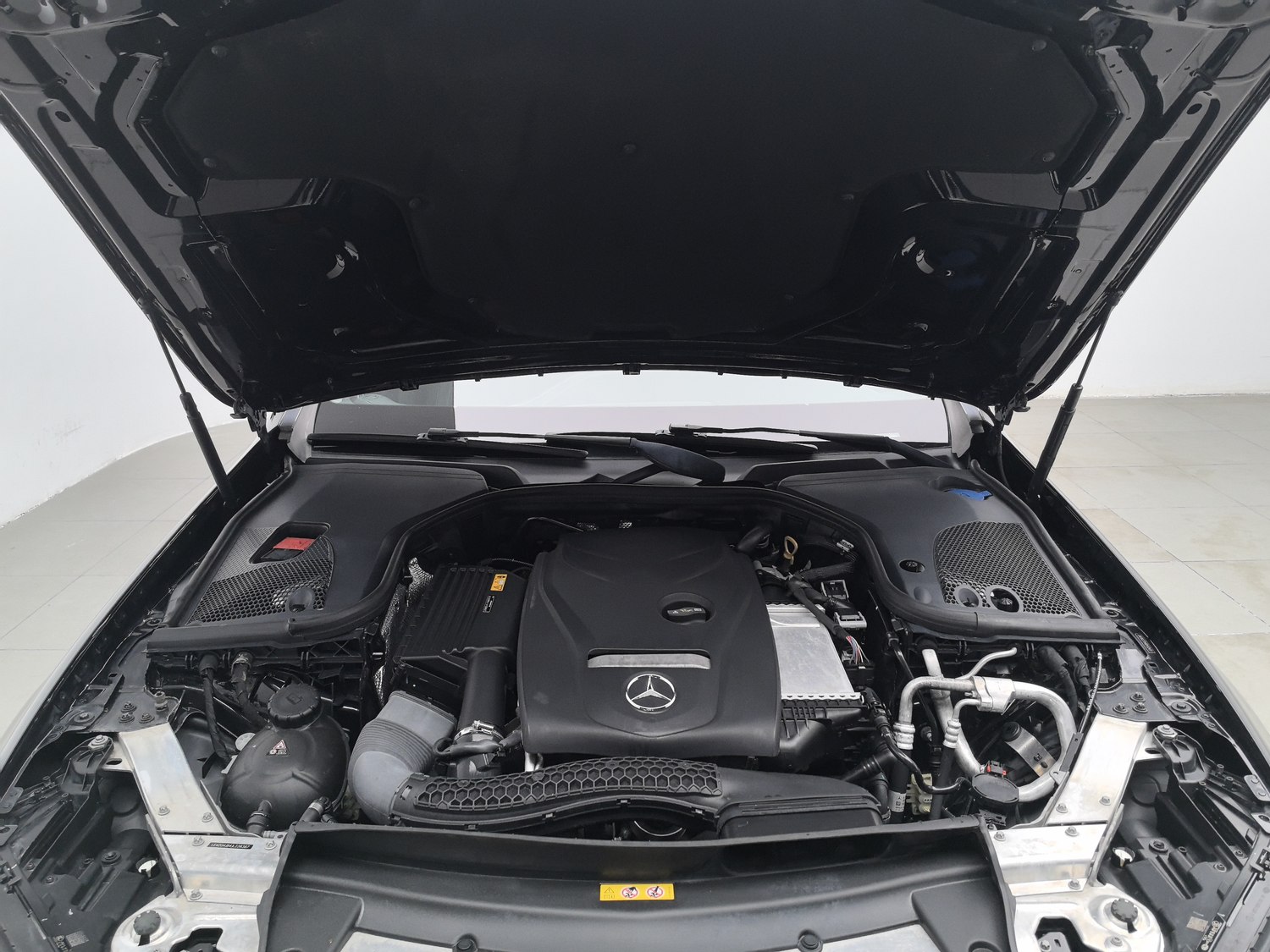 Used Mercedes-Benz E-Class 2018 2.0 AT