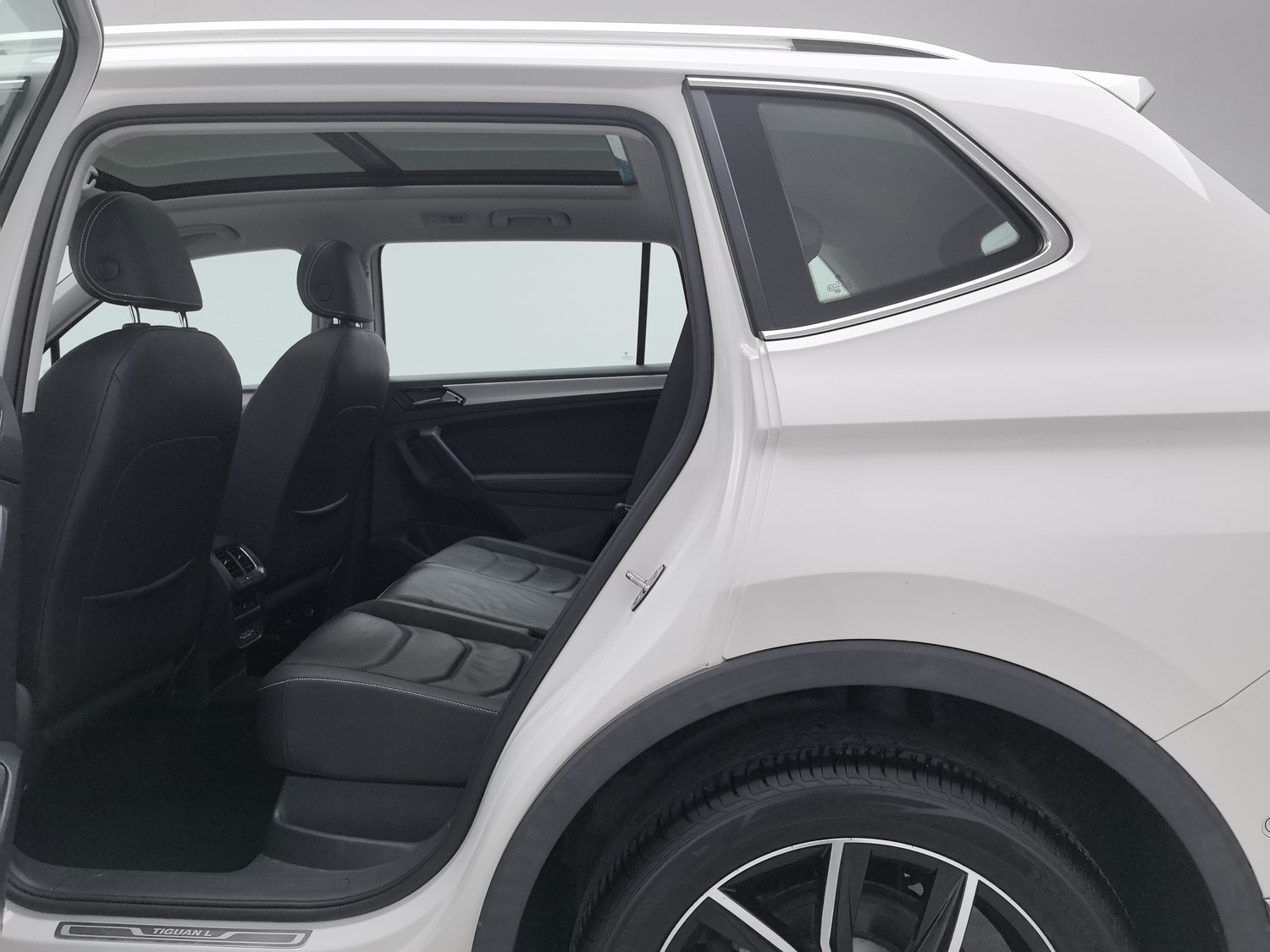 Used Volkswagen Tiguan L 2020 2.0 AT