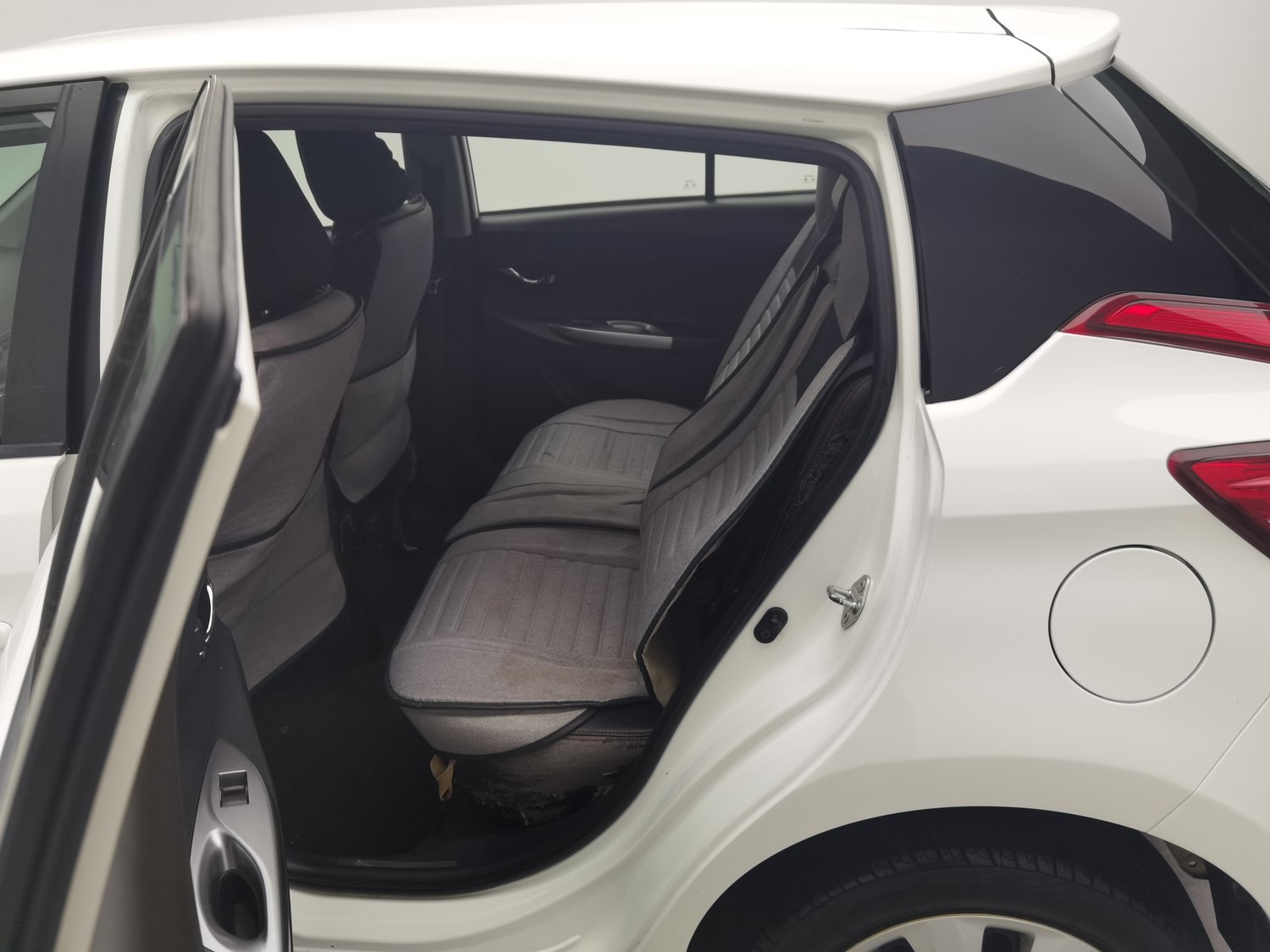 Used Toyota Yaris L 2015 1.5 AT