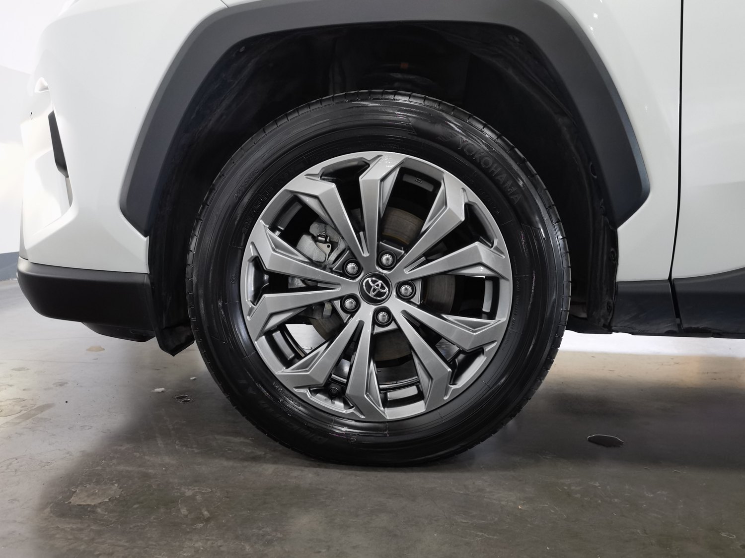 Used Toyota RAV4 2023 2.5 AT