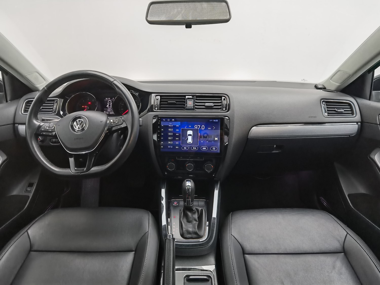 Used Volkswagen Sagitar 2018 1.4 AT