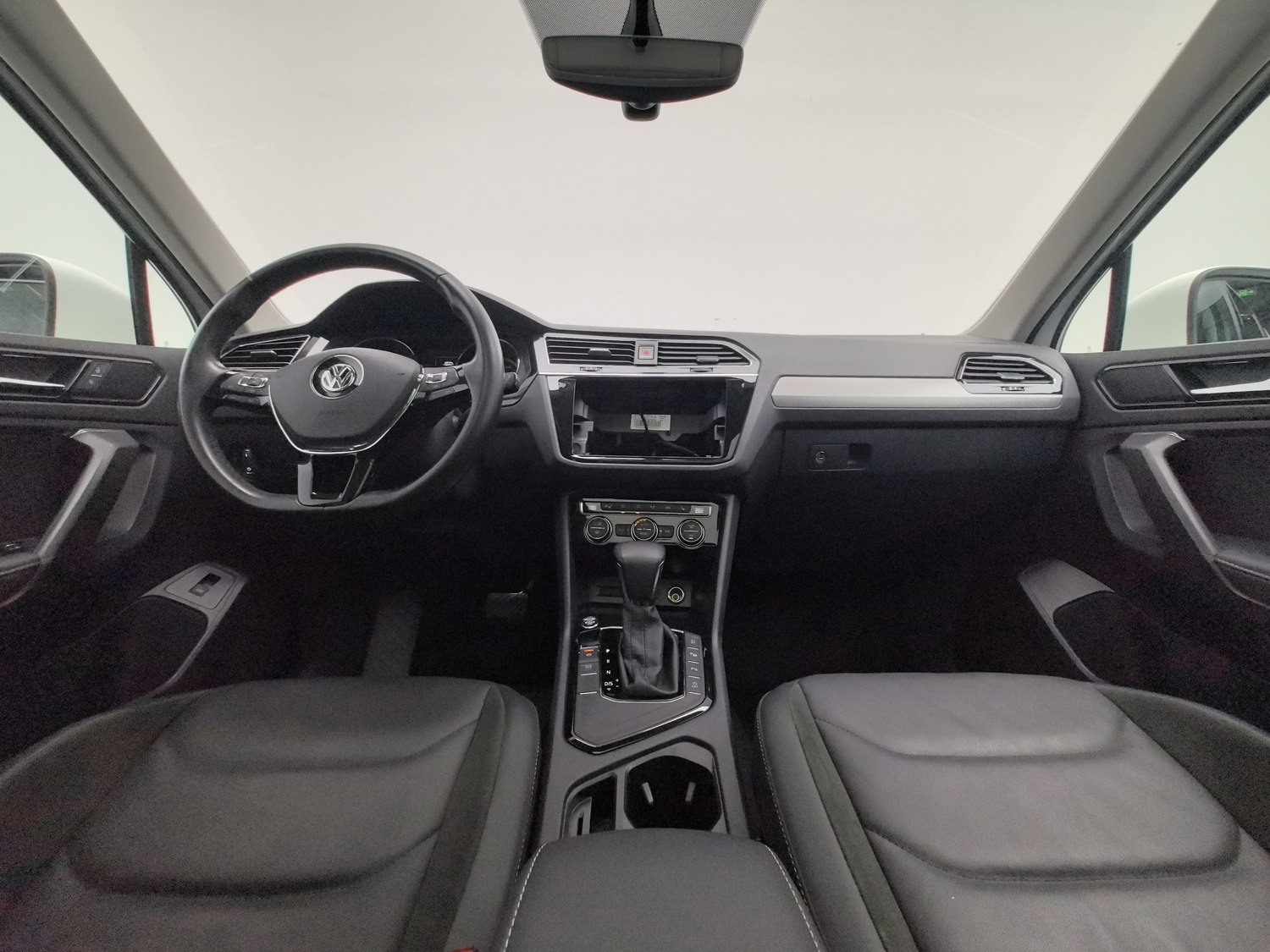 Used Volkswagen Tiguan L 2020 2.0 AT