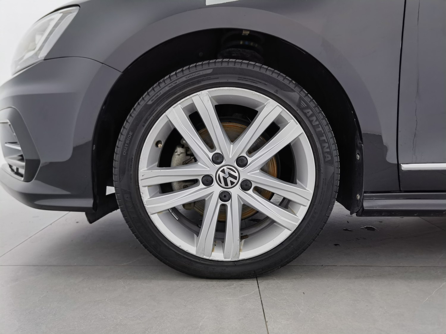Used Volkswagen Sagitar 2018 1.4 AT