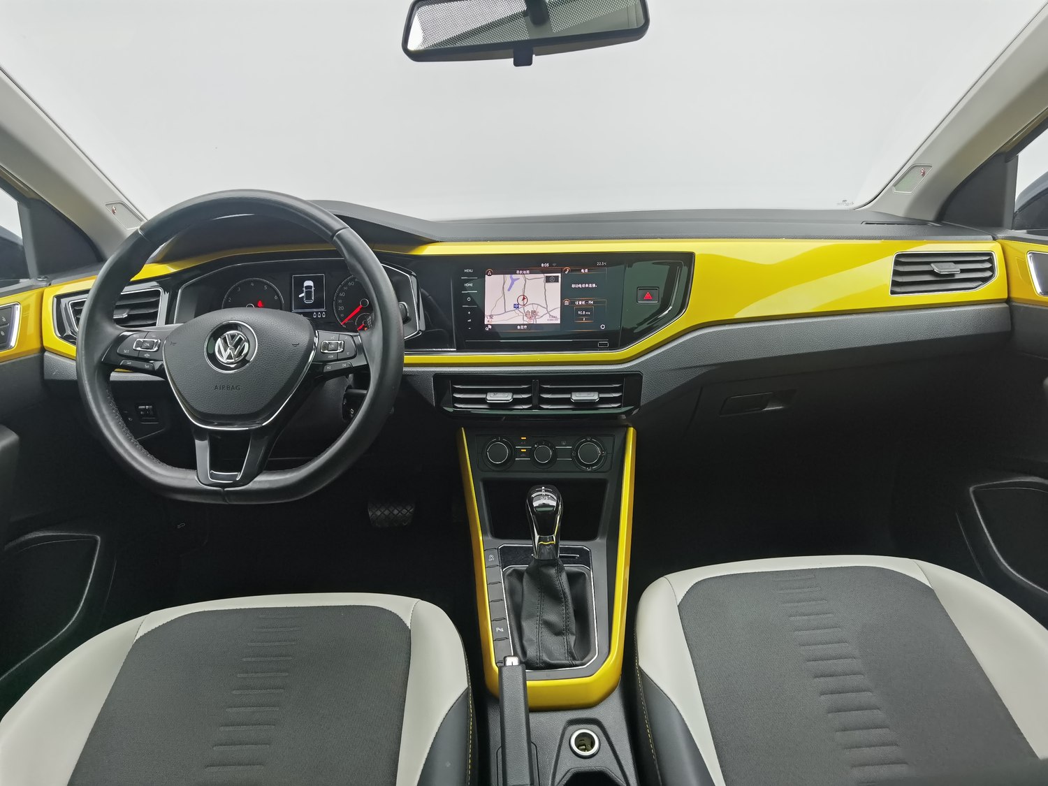 Used Volkswagen Polo 2019 1.5 AT