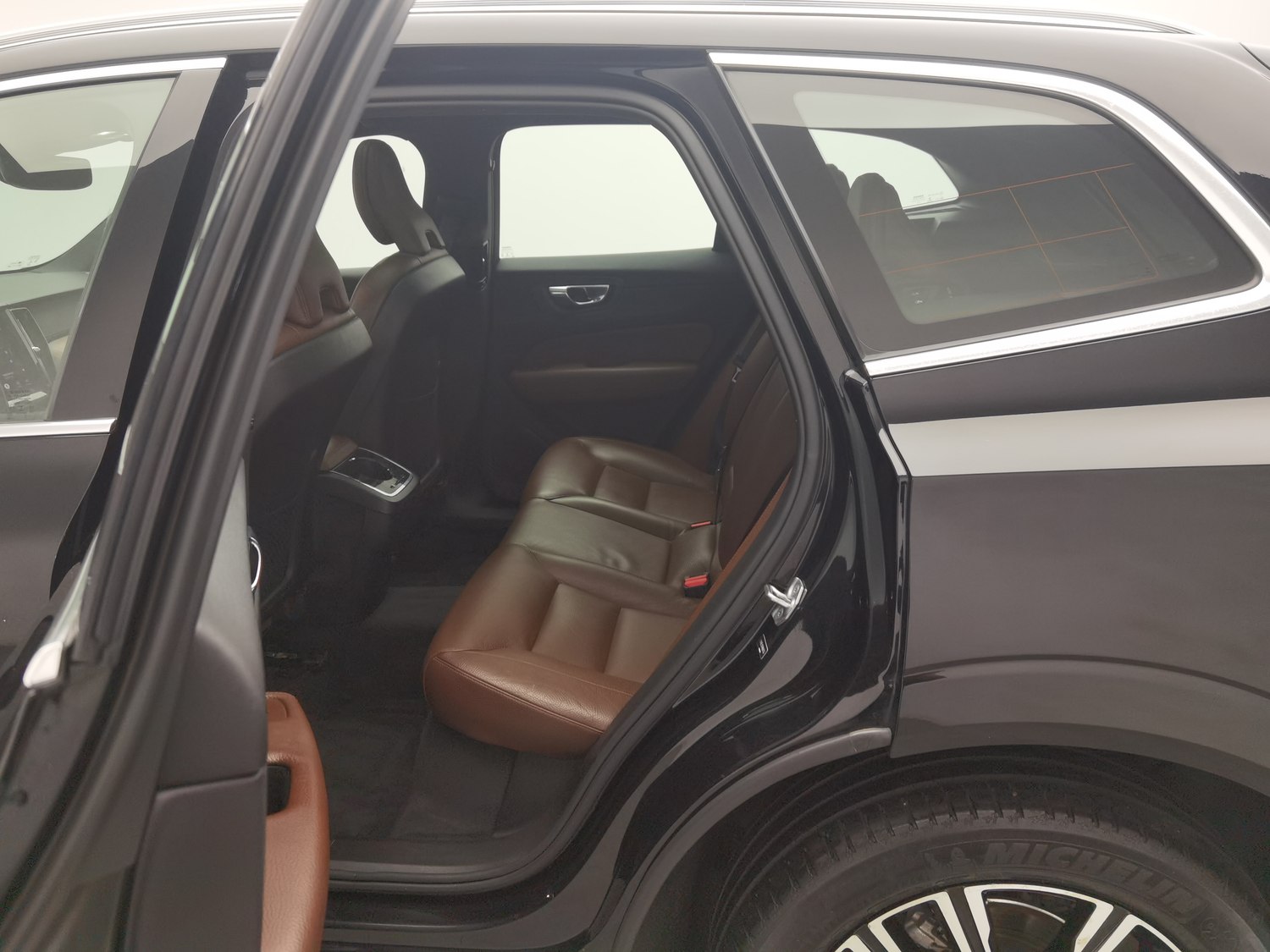 Used Volvo XC60 2022 2.0 AT