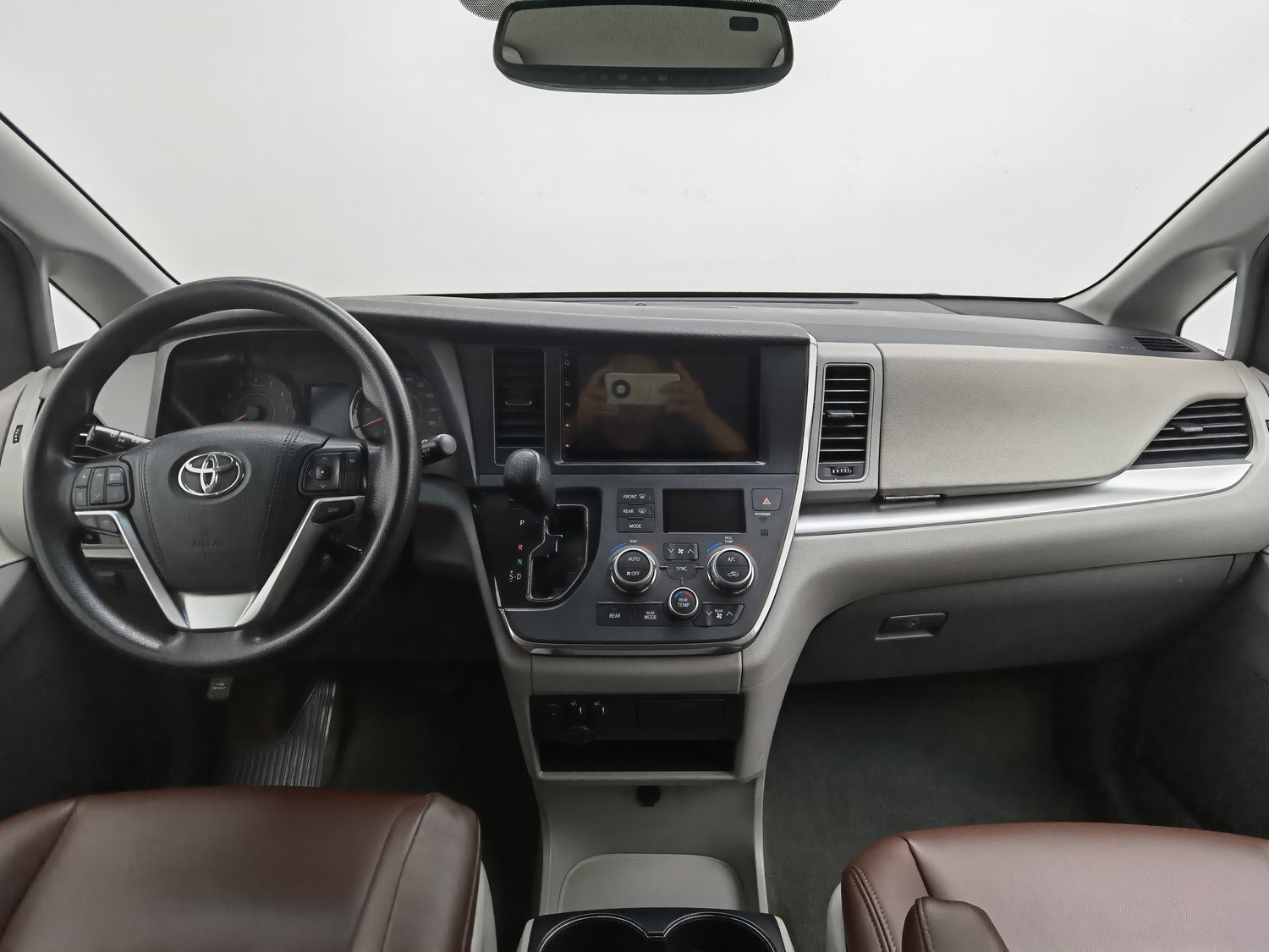 Used Toyota Sienna 2016 3.5 AT