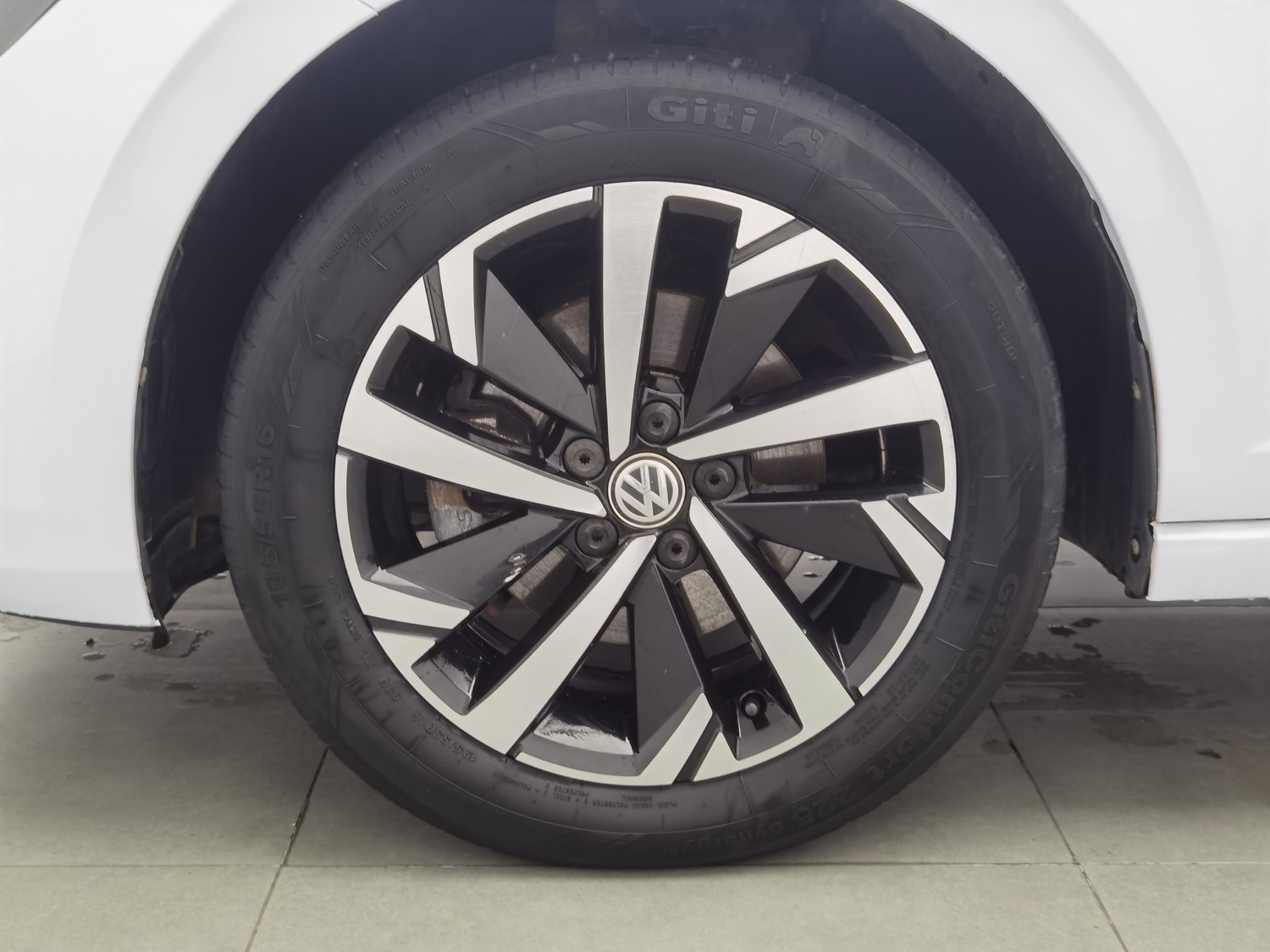 Used Volkswagen Polo 2019 1.5 AT