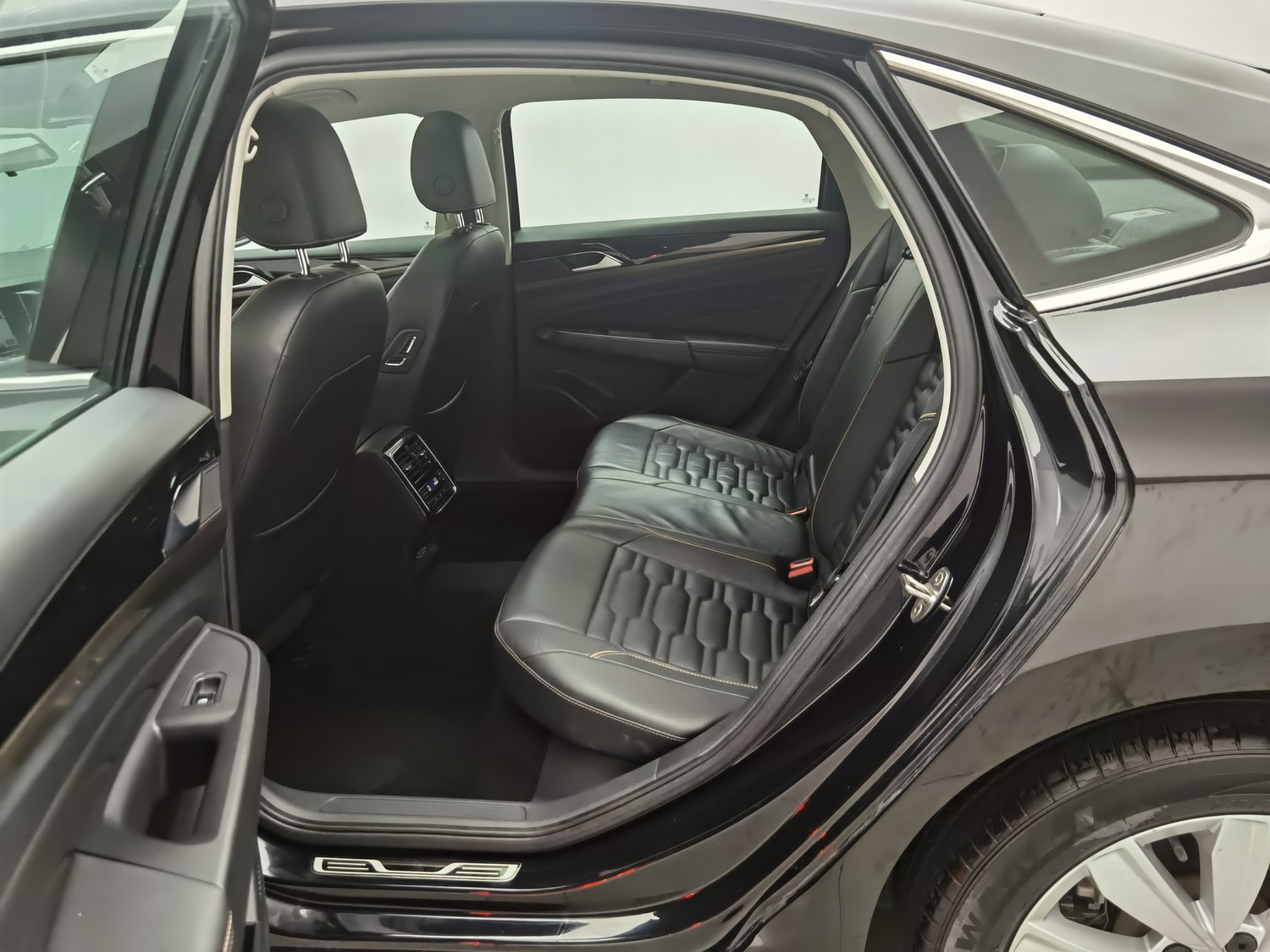Used Volkswagen Passat 2019 2.0 AT