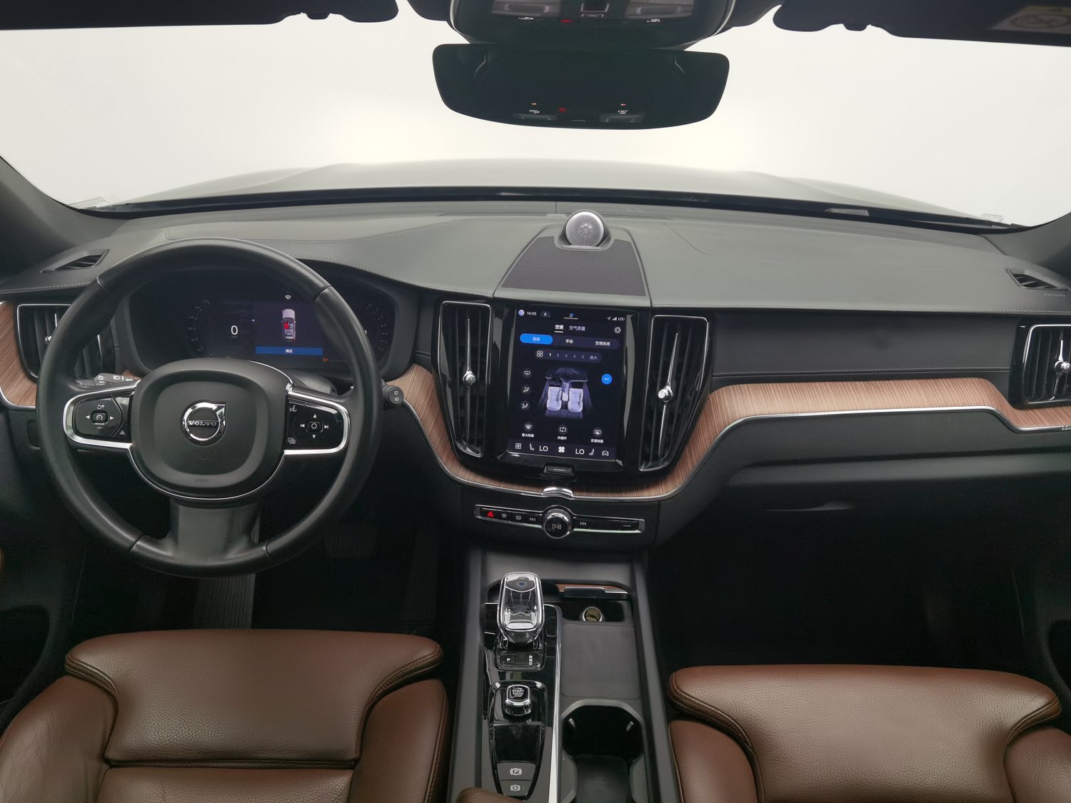 Used Volvo XC60 2022 2.0 AT