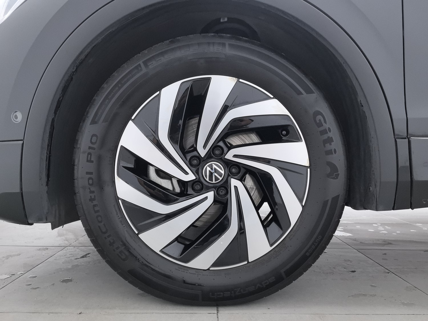Used Volkswagen Tiguan L 2024 2.0 AT