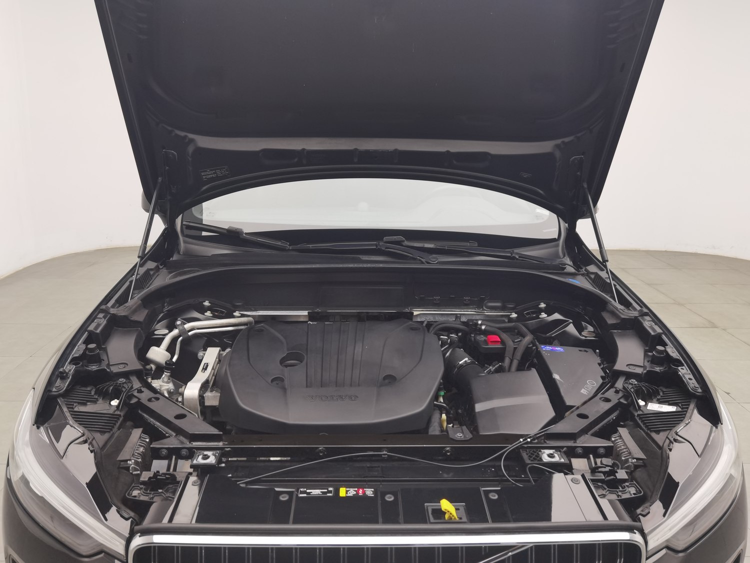 Used Volvo XC60 2022 2.0 AT