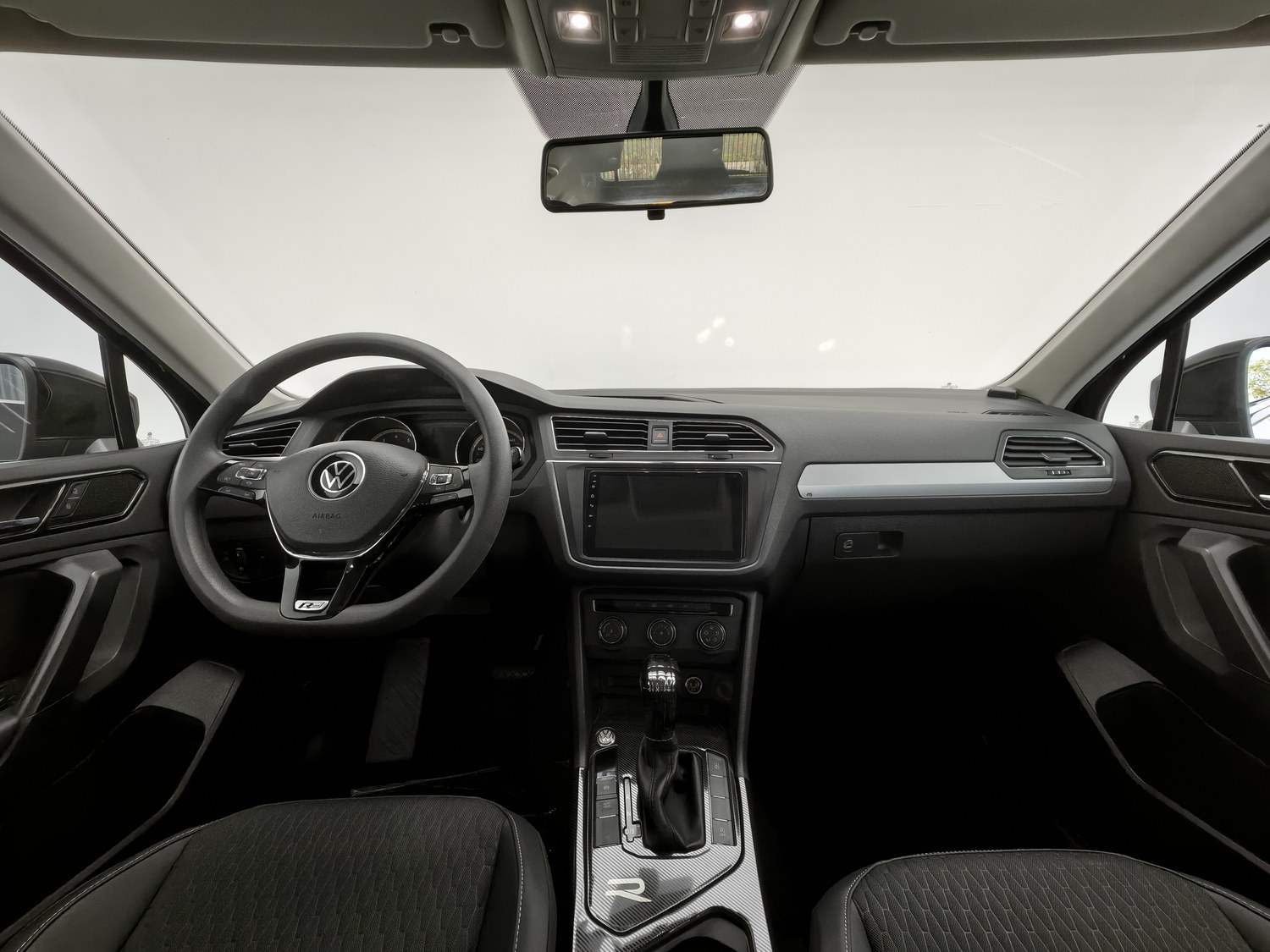 Used Volkswagen Tiguan L 2021 2.0 AT