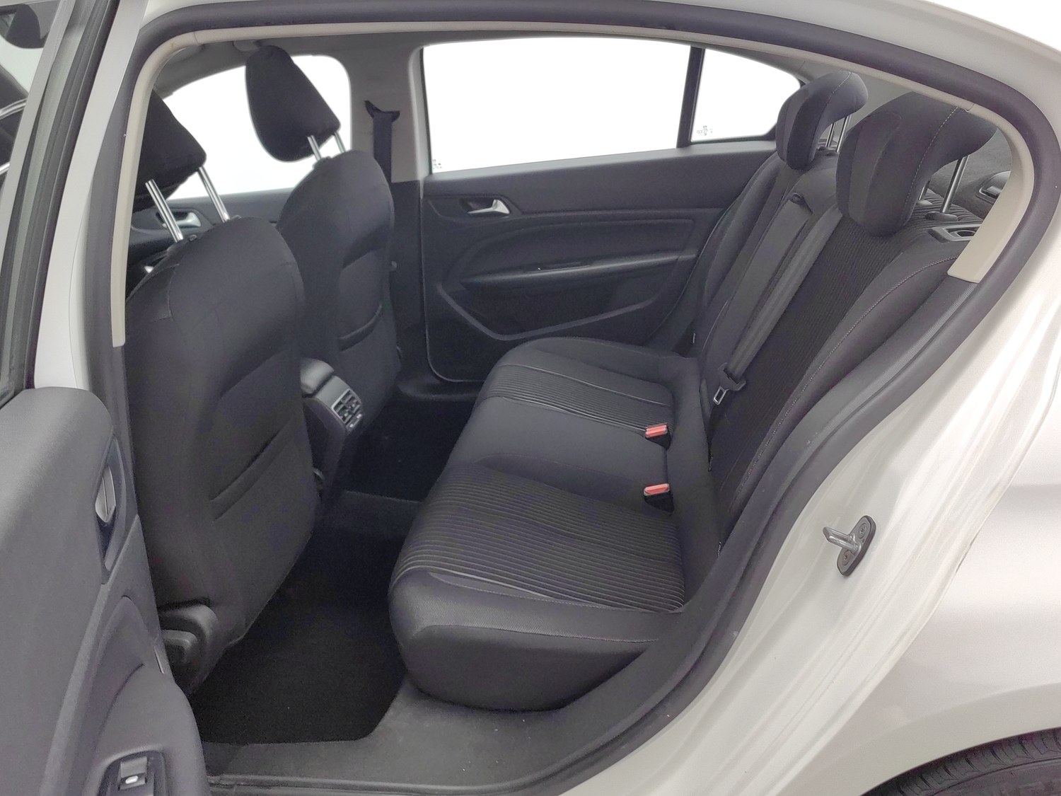 Used Peugeot 408 2016 1.6 AT