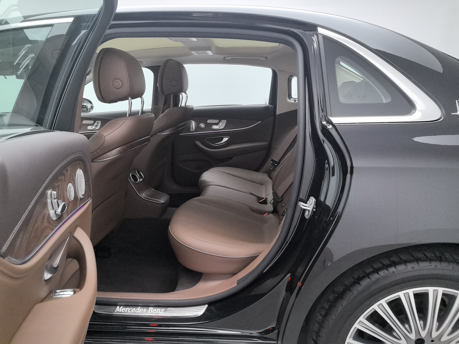 Used Mercedes-Benz E-Class 2023 2.0 AT