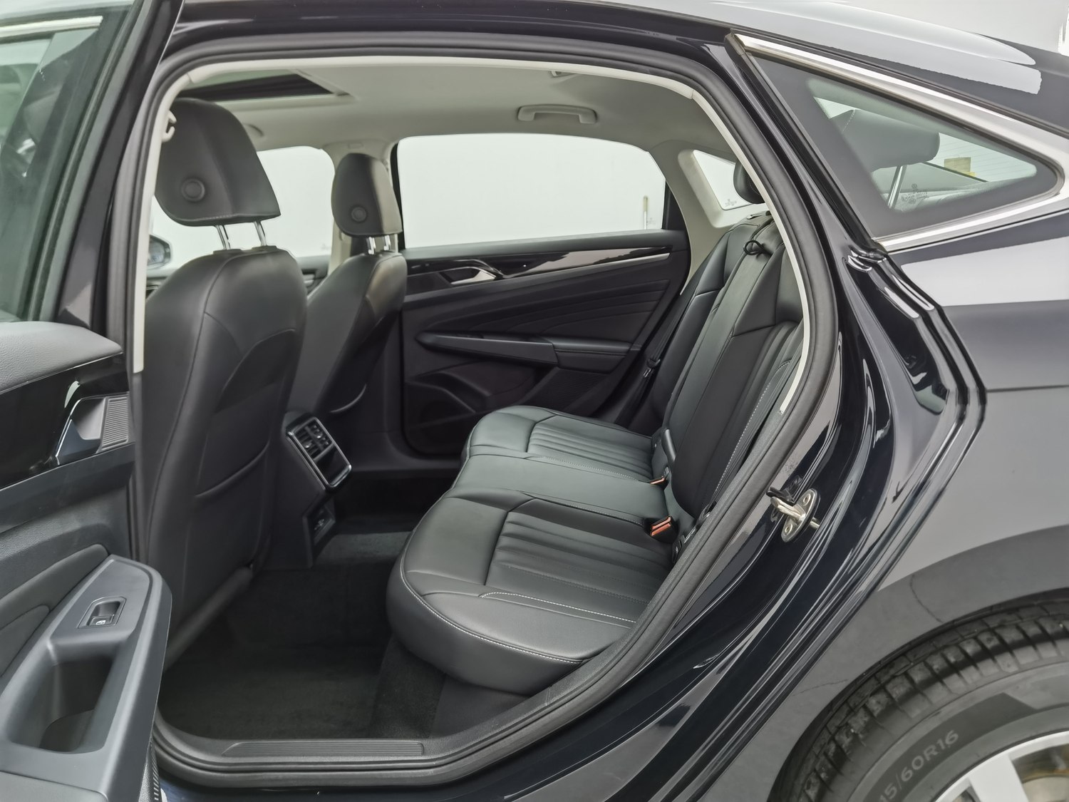 Used Volkswagen Passat 2024 1.4 AT