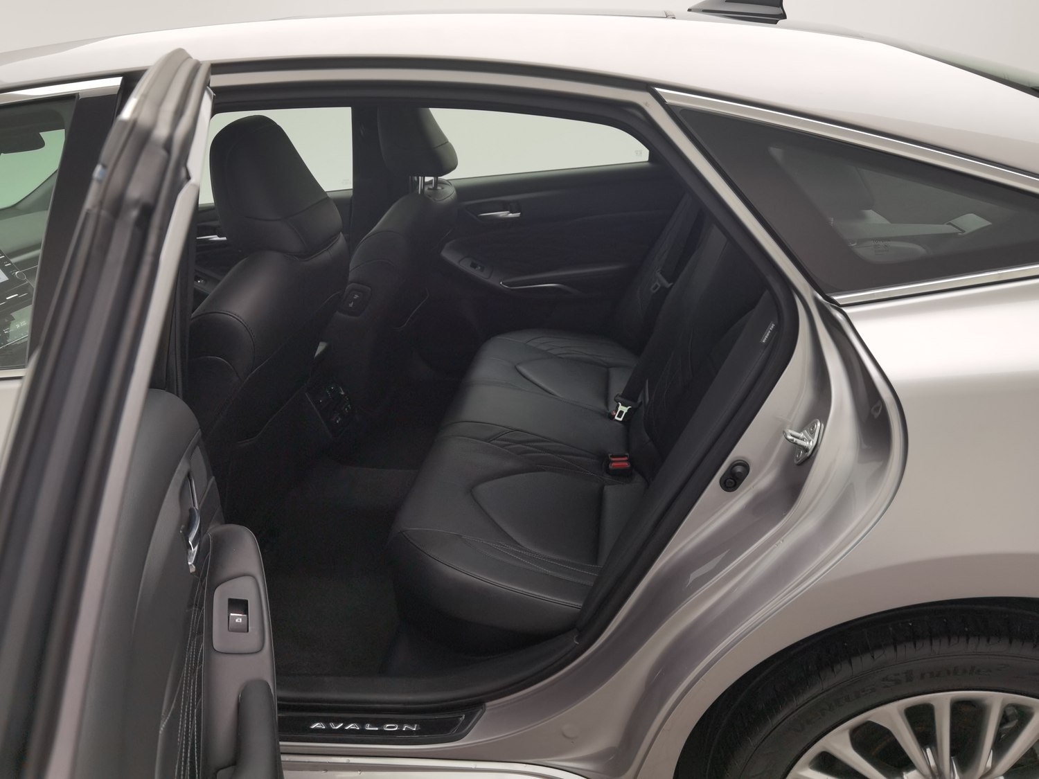 Used Toyota Avalon 2019 2.5 AT