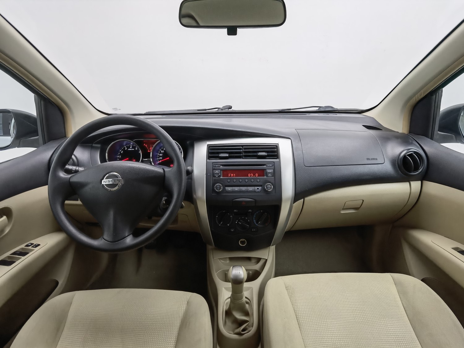 Used Nissan Livina 2013 1.6 MT