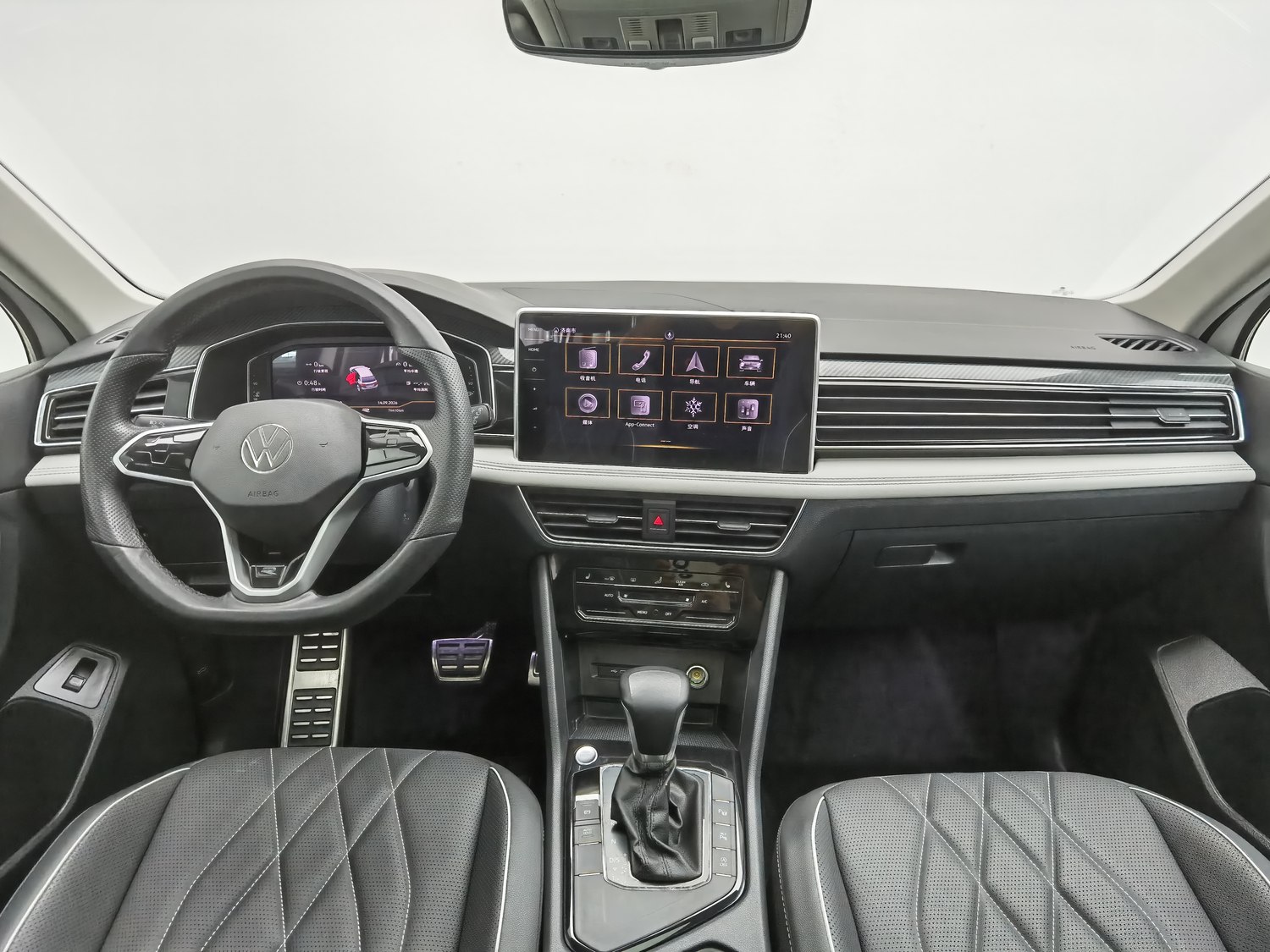 Used Volkswagen Tiguan L 2022 2.0 AT