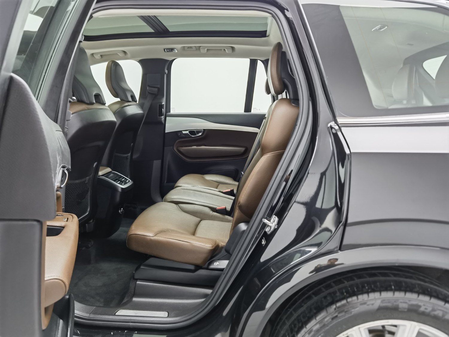 Used Volvo XC90 2019 2.0 AT