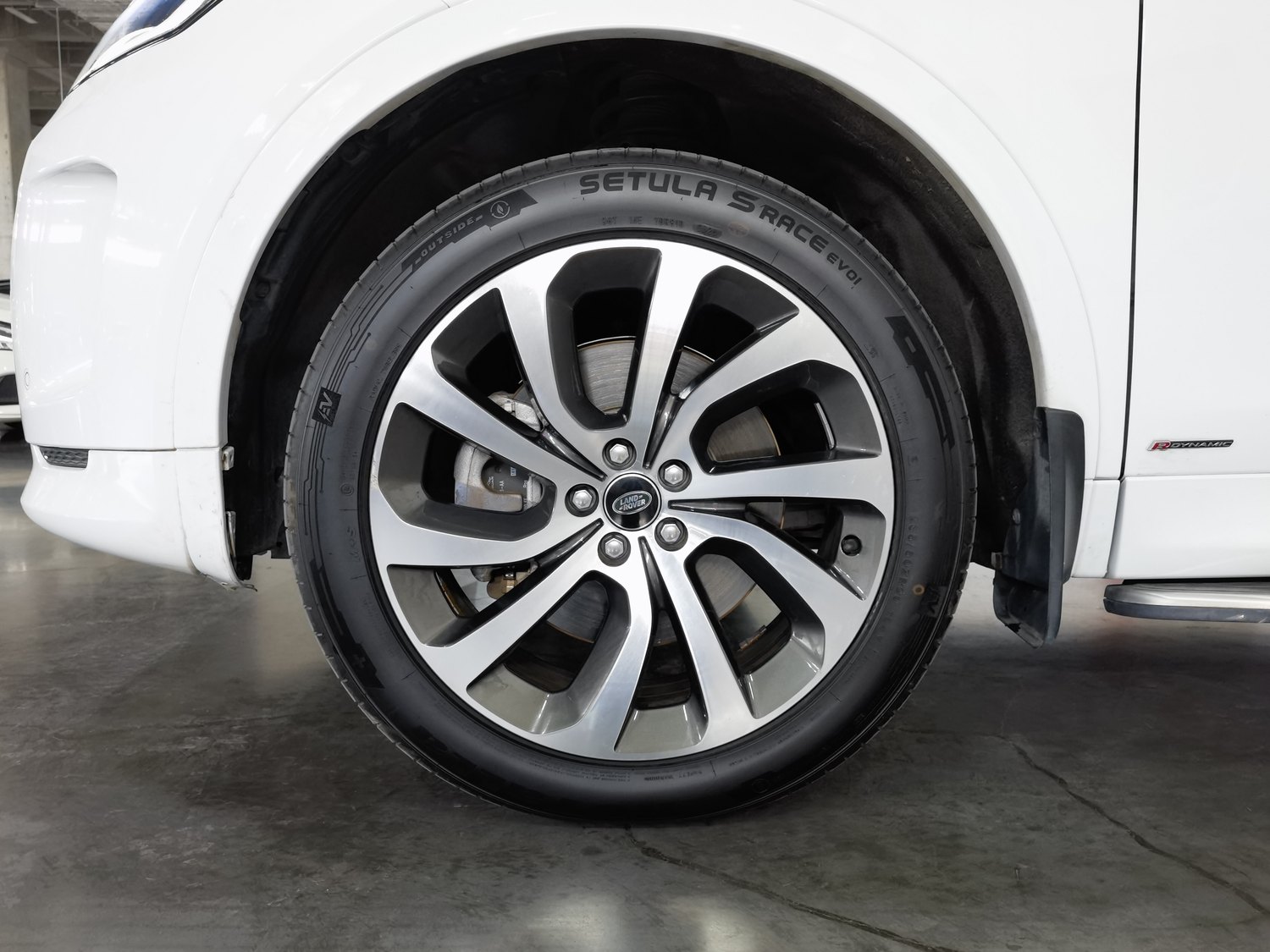 Used Land Rover Discovery 2022 2.0 AT