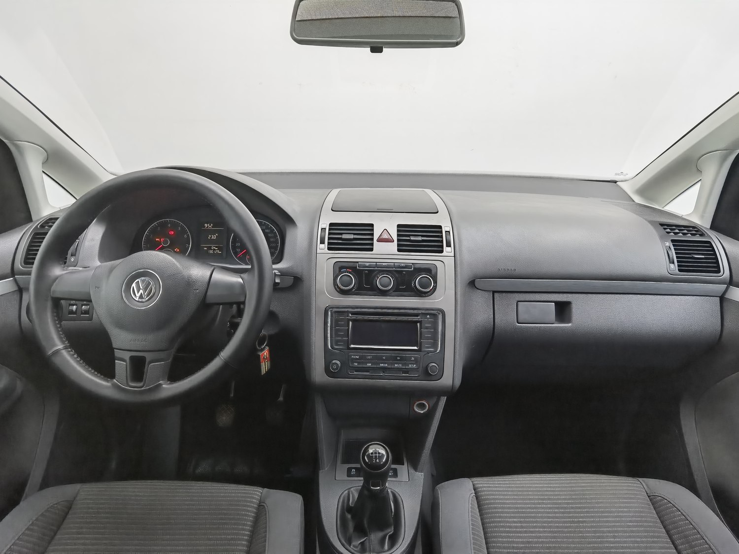 Used Volkswagen Touran 2015 1.4 MT