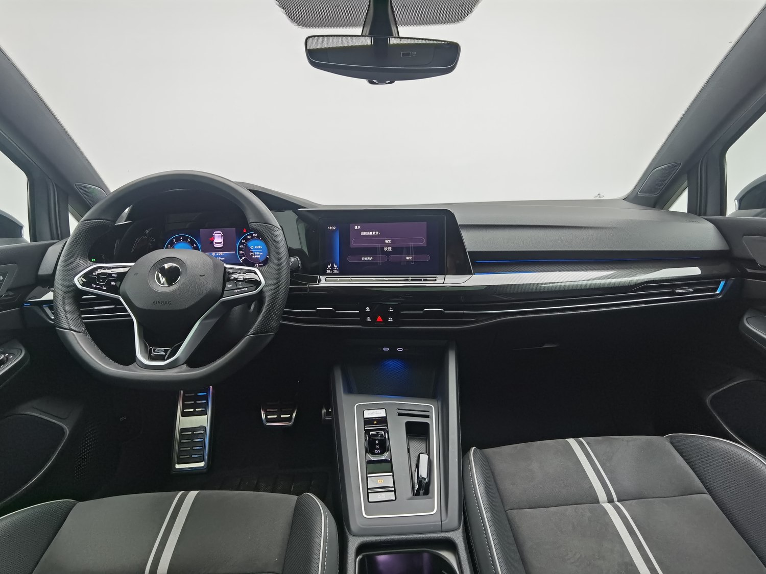 Used Volkswagen Golf 2023 1.4 AT